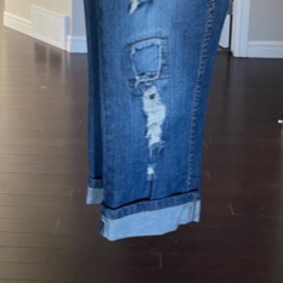 Women's Ripped Jeans - Picture 5 of 6